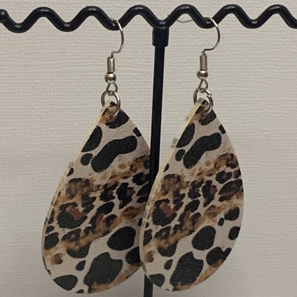 Leopard Print Earring, Animal Print Jewelry, Leopard Earring, Gift Idea, Safari - Picture 3 of 5